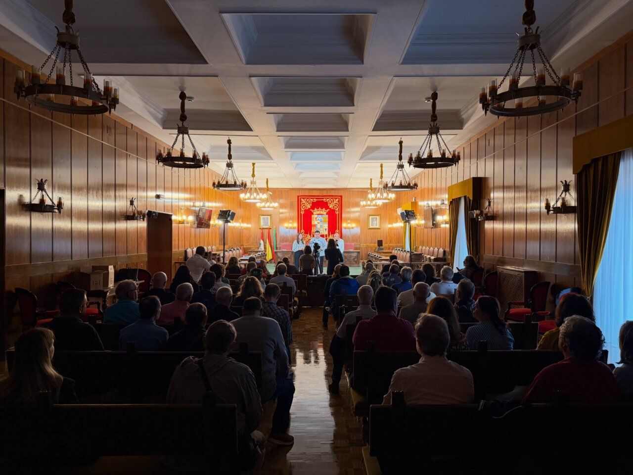 Sala de conferencias en Zamora durante presentación de atlas micológico