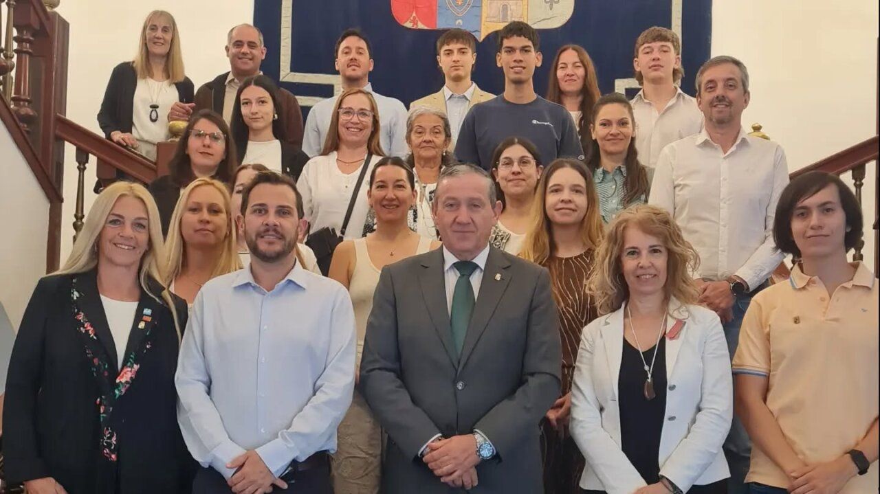 Grupo de descendientes de zamoranos en el Palacio de La Encarnación