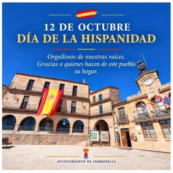 Plaza del Ayuntamiento de Fermoselle decorada para el Día de la Hispanidad
