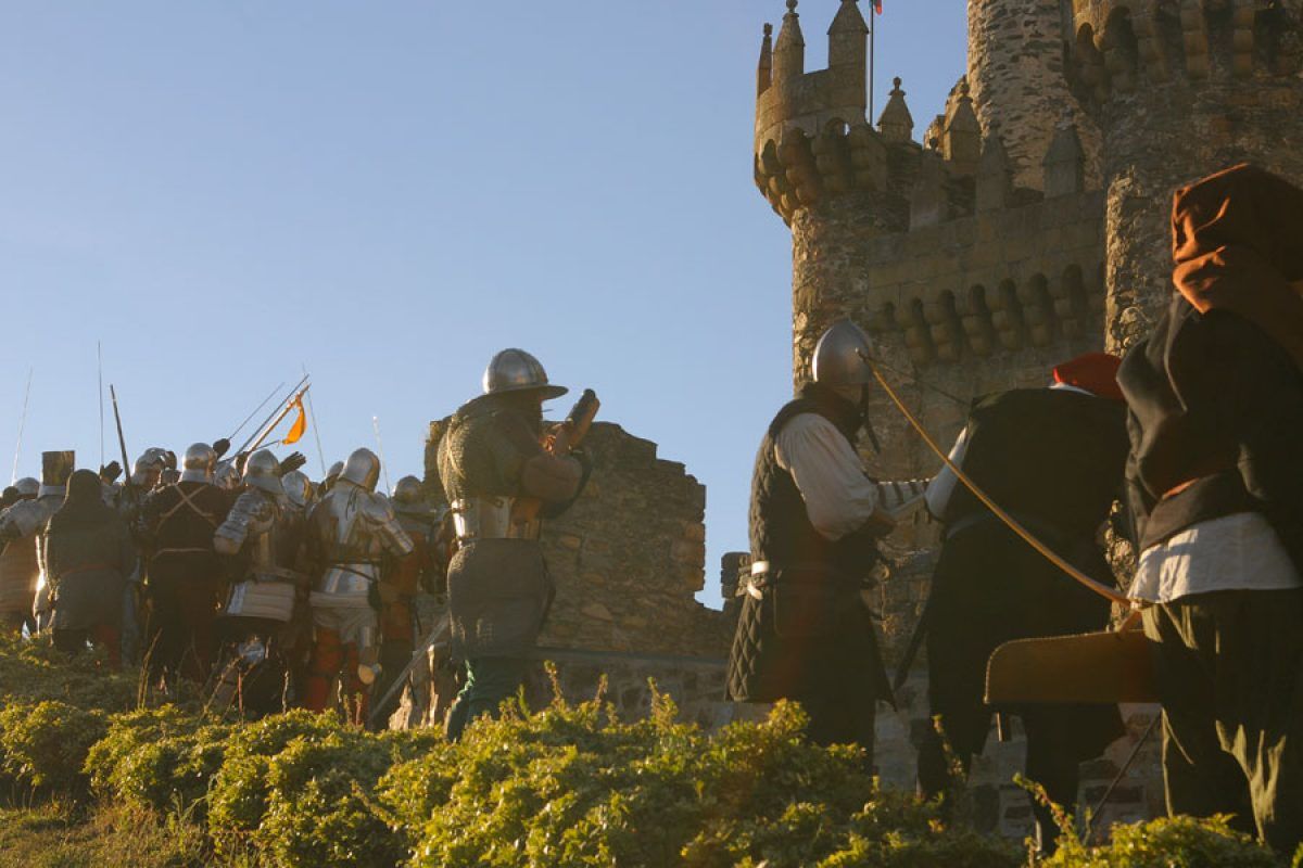Recreación histórica de la revuelta de los Irmandiños en un castillo